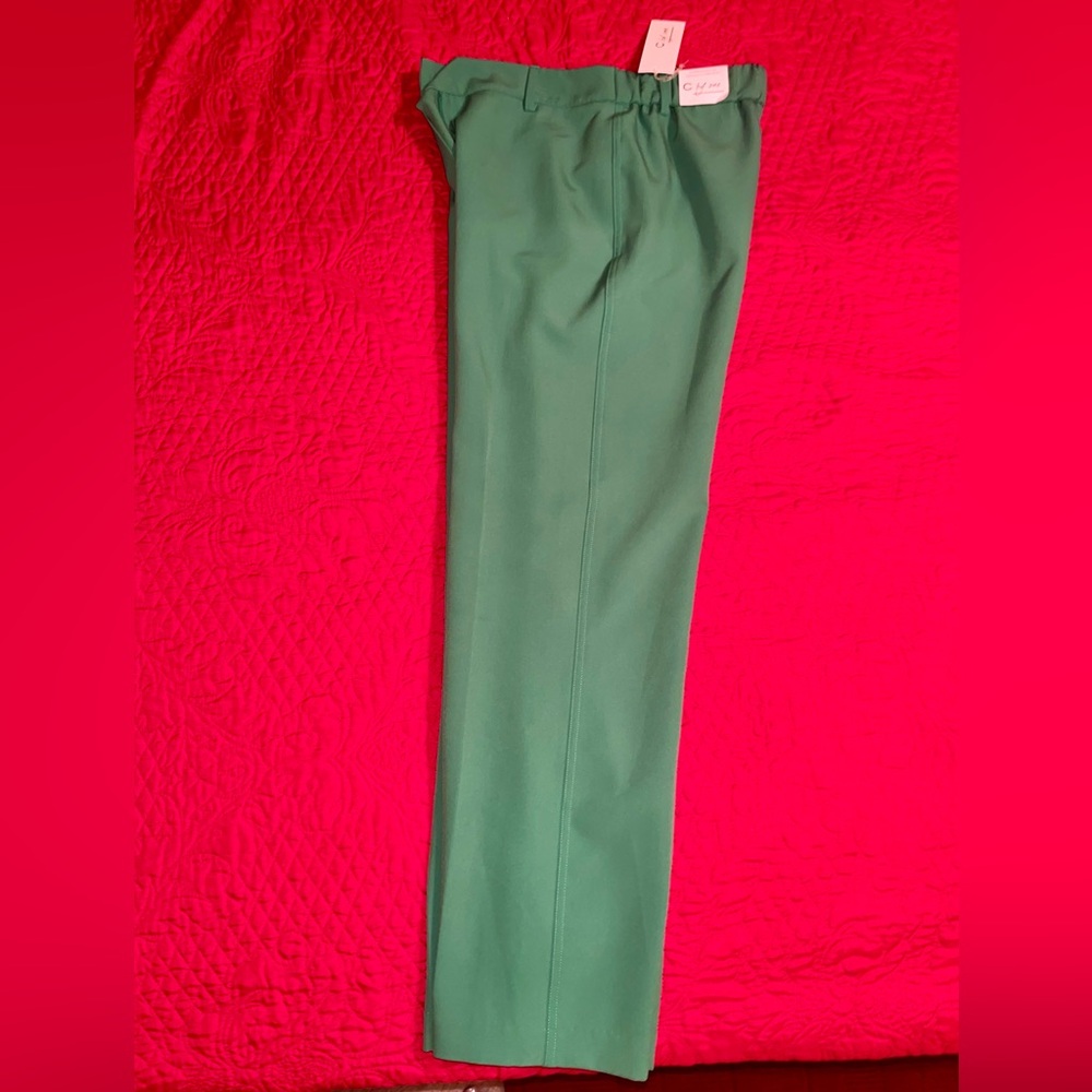 Chic Women’s Pants in bright Spring Green